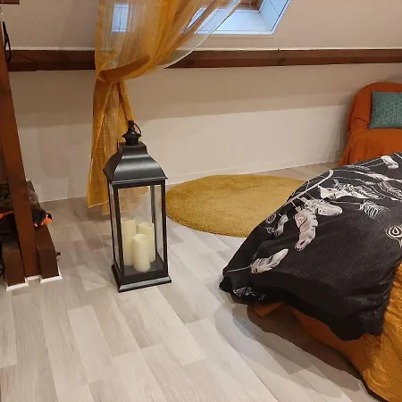 Homestay Blue Coral Villeneuve-Saint-Denis